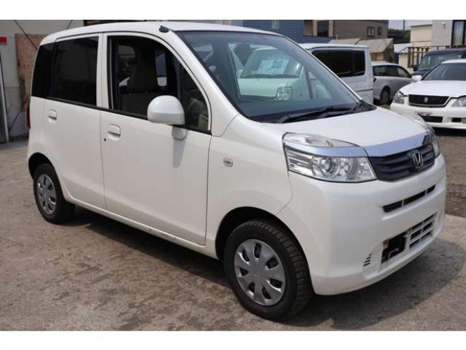 ライフC 4WD　1万キロ・エンジンスターター・ナビ・バックカメラ 660