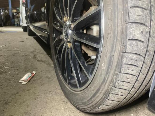 N-BOXカスタム Ｇ・ターボＬパッケージ ＦＦ車 前輪駆動 後期モデル ３か月３０００ＫＭ保証 両側電動スライドドア ターボ オートライト ＨＩＤ スマートキー アイドリングストップ ベンチシート ＣＶＴ 盗難防止システム ＡＢＳ ＥＳＣ（北海道） 2WD 660 5Dr