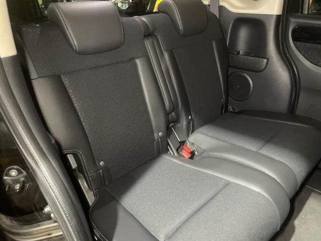N-BOXカスタム Ｇ・ターボＬパッケージ ＦＦ車 前輪駆動 後期モデル ３か月３０００ＫＭ保証 両側電動スライドドア ターボ オートライト ＨＩＤ スマートキー アイドリングストップ ベンチシート ＣＶＴ 盗難防止システム ＡＢＳ ＥＳＣ（北海道） 2WD 660 5Dr