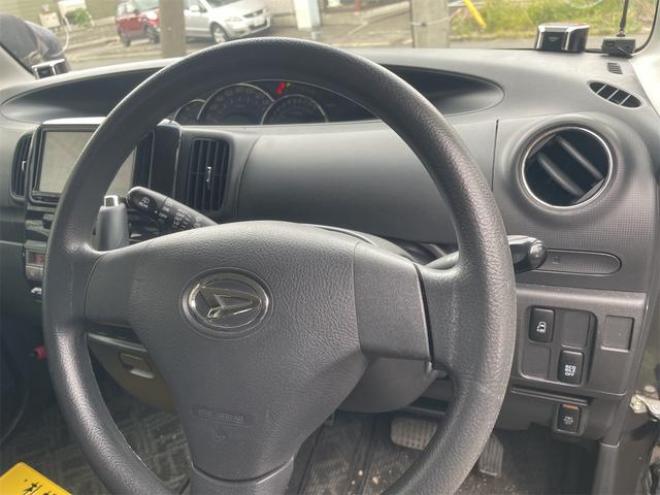 タントカスタムＬ ４ＷＤ 電動スライドドア ナビ ＴＶ ＨＩＤ スマートキー アイドリングストップ ベンチシート ＣＶＴ 盗難防止システム ＡＢＳ ＣＤ アルミホイール 衝突安全ボディ エアコン パワーステアリング（北海道） 4WD 660 5Dr