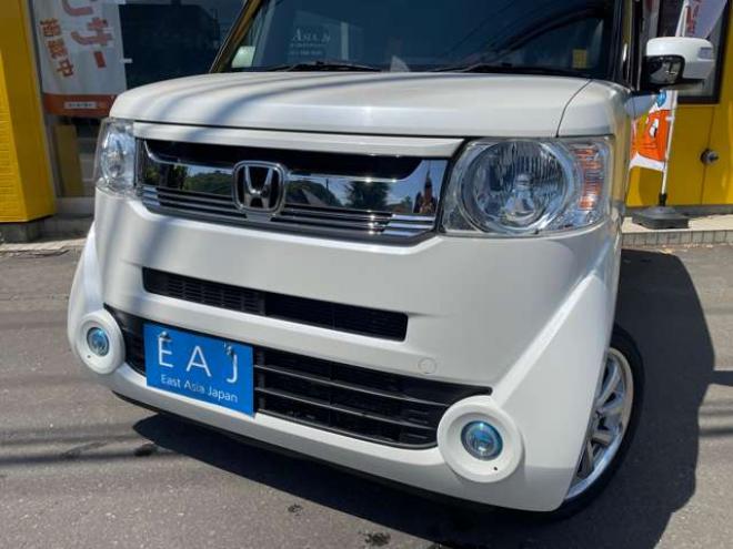 N-BOXスラッシュ X ターボパッケージ 4WD　1年保証/Bluetooth/純正8インチナビ・フルセグTV/バックカメラ/ステアリングヒーター/置くタイプ充電/ETC/エンスタ/前後ドラレコ/LEDフォグ/HIDライト/シートヒータ/キー2本/車検R10年3月/法定整備/修復歴無/禁煙車 660