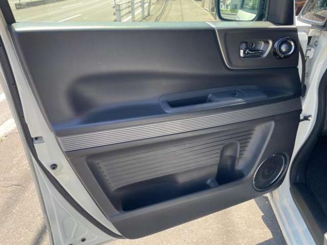 N-BOXスラッシュ X ターボパッケージ 4WD　1年保証/Bluetooth/純正8インチナビ・フルセグTV/バックカメラ/ステアリングヒーター/置くタイプ充電/ETC/エンスタ/前後ドラレコ/LEDフォグ/HIDライト/シートヒータ/キー2本/車検R10年3月/法定整備/修復歴無/禁煙車 660