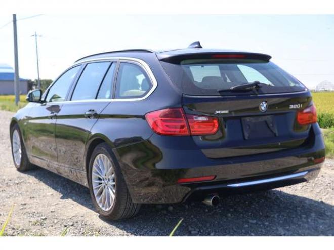 BMW3シリーズツーリング 320i xドライブ ラグジュアリー 4WD　検二年　シートヒーター　バックカメラ　クルコン　ETC　レザーシート 正規輸入車 2000