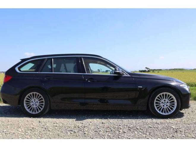BMW3シリーズツーリング 320i xドライブ ラグジュアリー 4WD　検二年　シートヒーター　バックカメラ　クルコン　ETC　レザーシート 正規輸入車 2000