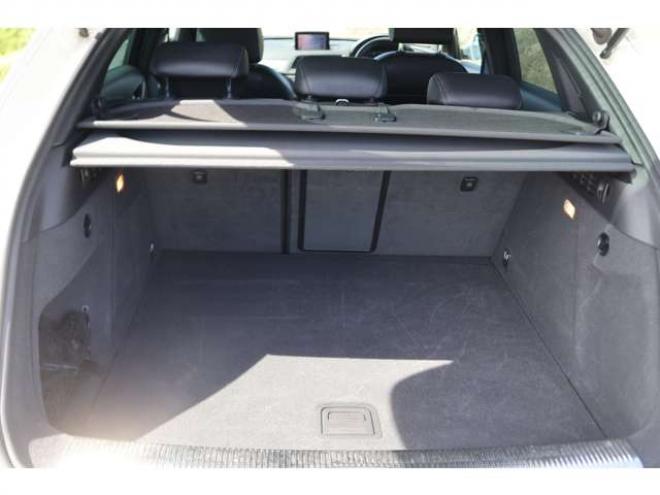 アウディQ3 2.0 TFSI クワトロ 211PS Sラインパッケージ 4WD　検R9/10　TV　バックモニター 正規輸入車 2000