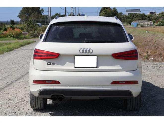 アウディQ3 2.0 TFSI クワトロ 211PS Sラインパッケージ 4WD　検R9/10　TV　バックモニター 正規輸入車 2000