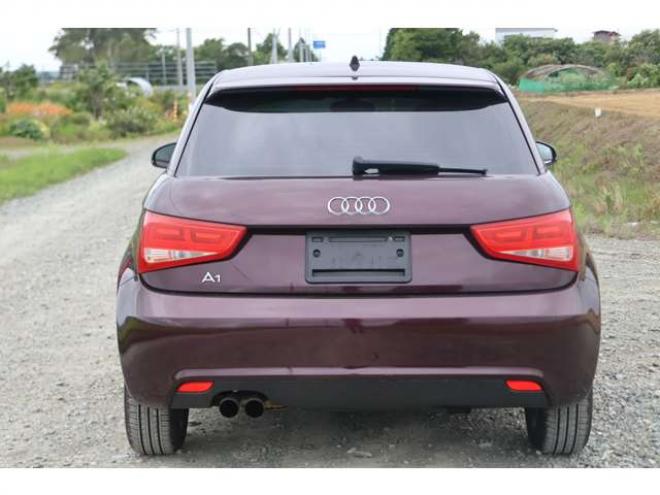 アウディA1 1.4 TFSI　検二年　シートヒーター　Bluetooth　自社　ローンカノウ 正規輸入車 2WD 1400