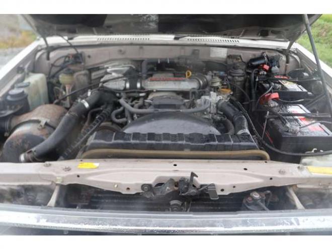 ランドクルーザープラド 2.4 LX ディーゼルターボ 4WD　検二年　ディーゼルターボ　MT 2400