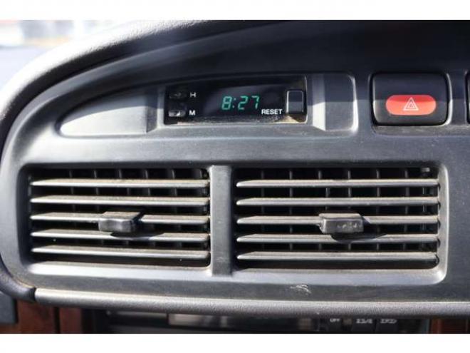 グロリアセダン 2.0 V20Eクラシック　検二年 2WD 2000