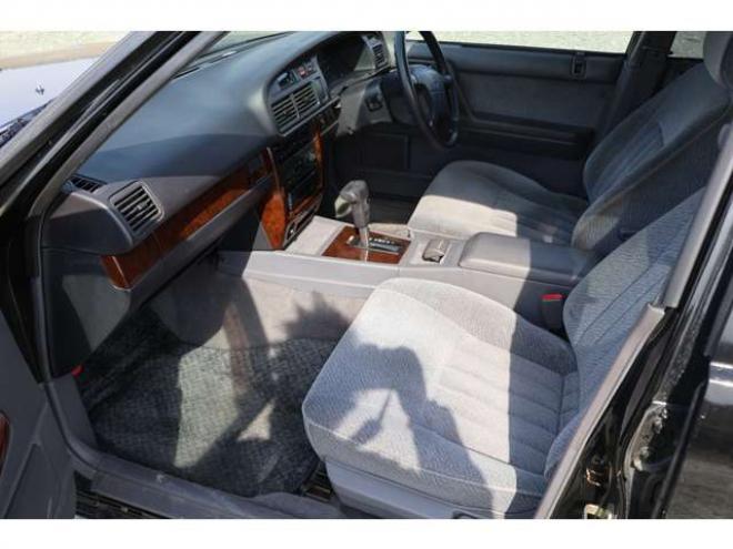 グロリアセダン 2.0 V20Eクラシック　検二年 2WD 2000