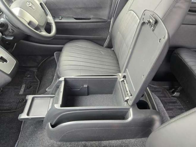 ハイエースバン2.8 スーパーGL ロング ディーゼルターボ 4WD　リアクーラー&ヒーター　プッシュスタート　スマートキー　　ベッドキッド LEDヘッドライト横滑り防止　衝突被害軽減　車線逸脱　トヨタ純正ナビ　フルセグTV　Bluetooth　バックカメラ トヨタ純正リアモニター ETC 2800