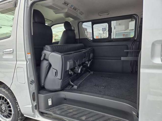 ハイエースバン2.8 スーパーGL ロング ディーゼルターボ 4WD　リアクーラー&ヒーター　プッシュスタート　スマートキー　　ベッドキッド LEDヘッドライト横滑り防止　衝突被害軽減　車線逸脱　トヨタ純正ナビ　フルセグTV　Bluetooth　バックカメラ トヨタ純正リアモニター ETC 2800