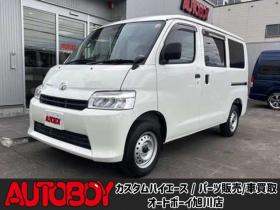タウンエースバン　1.5 GL 4WD　登録済未使用車 LEDヘッドライト アイドリングストップ リアクーラー　コーナーセンサー 横滑り防止 スマートアシスト ヘッドライトリベライザー リアフォグ　オートヘッドライト ディスプレイオーディオ 4WD 登録済未使用車 1500