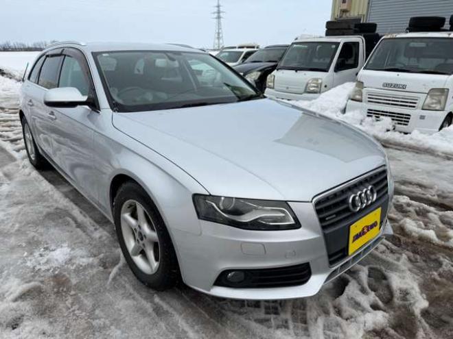 アウディA4アバント 2.0 TFSI クワトロ 4WD　純正ナビ・TV　バックカメラ　ETC　Dレコーダー　夏冬タイヤ付き 正規輸入車 2000