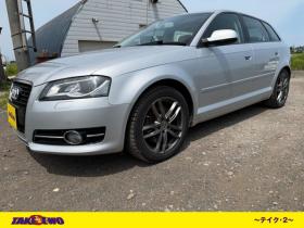 アウディ　A3スポーツバック 2.0 TFSI クワトロ 4WD　ナビ・TV・Bカメラ 正規輸入車 2000