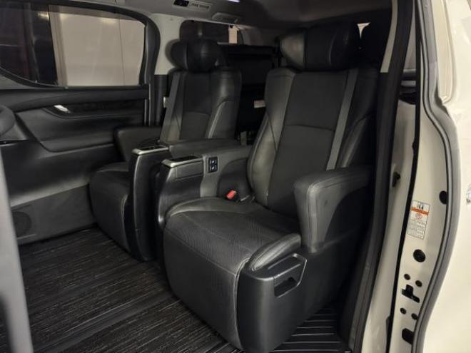 アルファード２．５Ｓ　Ｃパッケージ　本州仕入　寒冷地仕様　禁煙車　デジタルインナーミラー　純正リアフリップダウンモニター　トライブフォース２０インチＡＷ　トヨタセーフティセンス　レーダークルーズ　ブラインドスポット　車線逸脱警報　ＥＴＣ 4WD 2500 5Dr