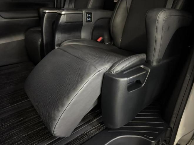 アルファード２．５Ｓ　Ｃパッケージ　本州仕入　寒冷地仕様　禁煙車　デジタルインナーミラー　純正リアフリップダウンモニター　トライブフォース２０インチＡＷ　トヨタセーフティセンス　レーダークルーズ　ブラインドスポット　車線逸脱警報　ＥＴＣ 4WD 2500 5Dr