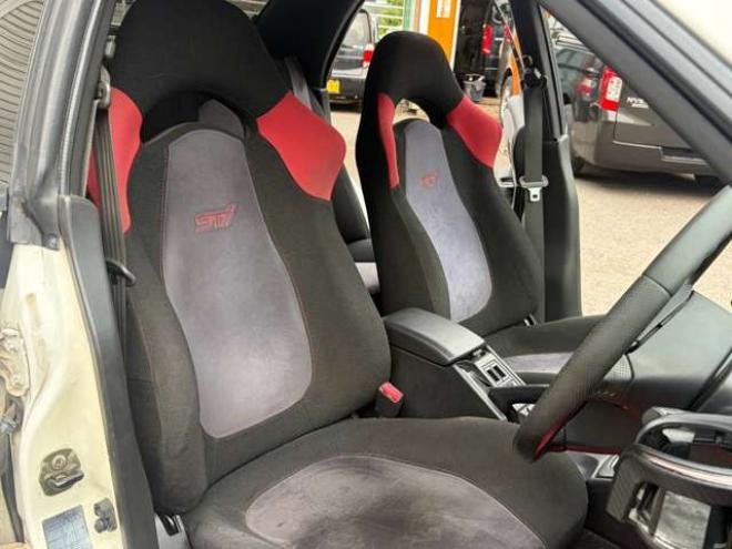 インプレッサSTI 2.0 WRX バージョンIV 4WD　4WD　ETC　ナビ　アルミホイール　MT　ABS　エアコン　パワーステアリング 2000