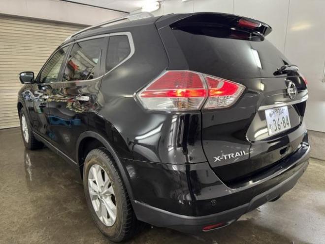 エクストレイル２０Ｘｔ　エマージェンシーブレーキＰＫＧ　本州仕入　禁煙車　寒冷地仕様　パノラミックガラスルーフ　パワーバックドア　全方位アラウンドビューモニター　純正１７インチＡＷ　純正ナビ　フルセグ地デジ　Ｂｌｕｅｔｏｏｔｈ対応　純正ルーフレール　ＥＴＣ 4WD 2000 5Dr