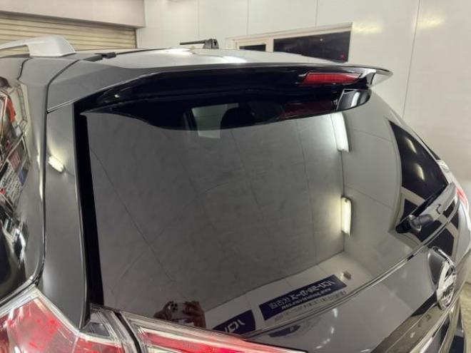 エクストレイル２０Ｘｔ　エマージェンシーブレーキＰＫＧ　本州仕入　禁煙車　寒冷地仕様　パノラミックガラスルーフ　パワーバックドア　全方位アラウンドビューモニター　純正１７インチＡＷ　純正ナビ　フルセグ地デジ　Ｂｌｕｅｔｏｏｔｈ対応　純正ルーフレール　ＥＴＣ 4WD 2000 5Dr