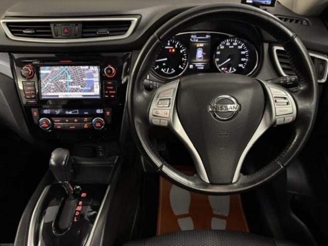 エクストレイル２０Ｘｔ　エマージェンシーブレーキＰＫＧ　本州仕入　禁煙車　寒冷地仕様　パノラミックガラスルーフ　パワーバックドア　全方位アラウンドビューモニター　純正１７インチＡＷ　純正ナビ　フルセグ地デジ　Ｂｌｕｅｔｏｏｔｈ対応　純正ルーフレール　ＥＴＣ 4WD 2000 5Dr