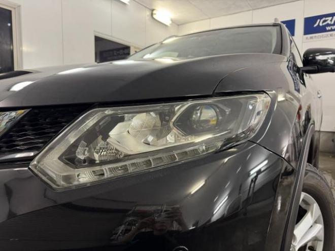 エクストレイル２０Ｘｔ　エマージェンシーブレーキＰＫＧ　本州仕入　禁煙車　寒冷地仕様　パノラミックガラスルーフ　パワーバックドア　全方位アラウンドビューモニター　純正１７インチＡＷ　純正ナビ　フルセグ地デジ　Ｂｌｕｅｔｏｏｔｈ対応　純正ルーフレール　ＥＴＣ 4WD 2000 5Dr
