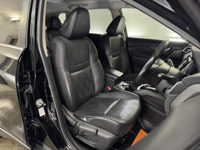 エクストレイル２０Ｘｔ　エマージェンシーブレーキＰＫＧ　本州仕入　禁煙車　寒冷地仕様　パノラミックガラスルーフ　パワーバックドア　全方位アラウンドビューモニター　純正１７インチＡＷ　純正ナビ　フルセグ地デジ　Ｂｌｕｅｔｏｏｔｈ対応　純正ルーフレール　ＥＴＣ 4WD 2000 5Dr