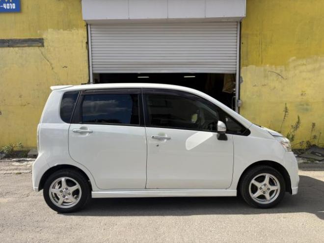 ムーヴ（特別価格車）カスタムXリミテッド 4WD 660 5Dr