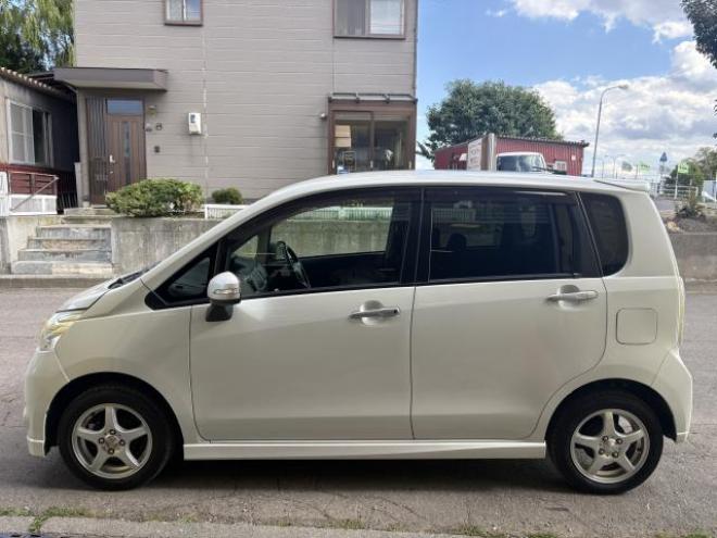 ムーヴ（特別価格車）カスタムXリミテッド 4WD 660 5Dr