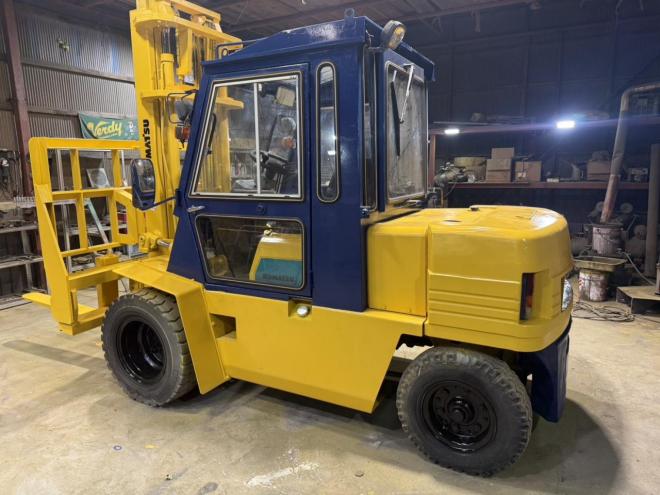 フォークリフト全塗装済！コマツ FD35-5 3.5トン ディーゼル ヒンジ付き ハイマスト