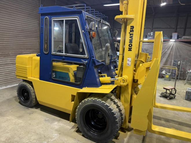 フォークリフト全塗装済！コマツ FD35-5 3.5トン ディーゼル ヒンジ付き ハイマスト