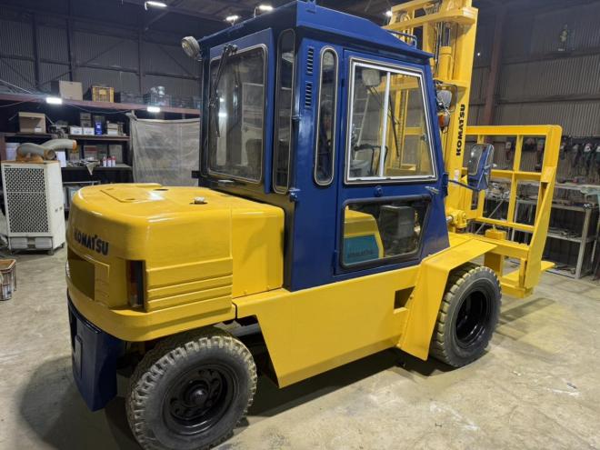 フォークリフト全塗装済！コマツ FD35-5 3.5トン ディーゼル ヒンジ付き ハイマスト