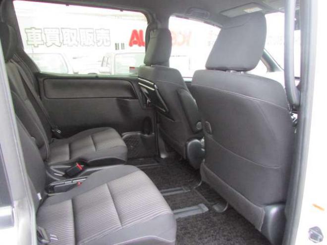 ヴォクシー2.0 ZS 煌II 4WD　純正9インチナビ/フルセグTV/バックカメラ/ビルトインETC/フリップダウンモニター/衝突軽減ブレーキ/LEDヘッドライト・フォグ/スマートキー一体式エンジンスターター/クルーズコントロール/両側パワースライドドア 2000