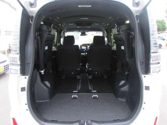 ヴォクシー2.0 ZS 煌II 4WD　純正9インチナビ/フルセグTV/バックカメラ/ビルトインETC/フリップダウンモニター/衝突軽減ブレーキ/LEDヘッドライト・フォグ/スマートキー一体式エンジンスターター/クルーズコントロール/両側パワースライドドア 2000