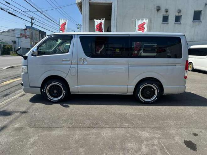 ハイエースバン2.8 スーパーGL ロング ディーゼルターボ 4WD　リアクーラー&ヒーター　プッシュスタート　スマートキー　　ベッドキッド LEDヘッドライト横滑り防止　衝突被害軽減　車線逸脱　トヨタ純正ナビ　フルセグTV　Bluetooth　バックカメラ トヨタ純正リアモニター ETC 2800
