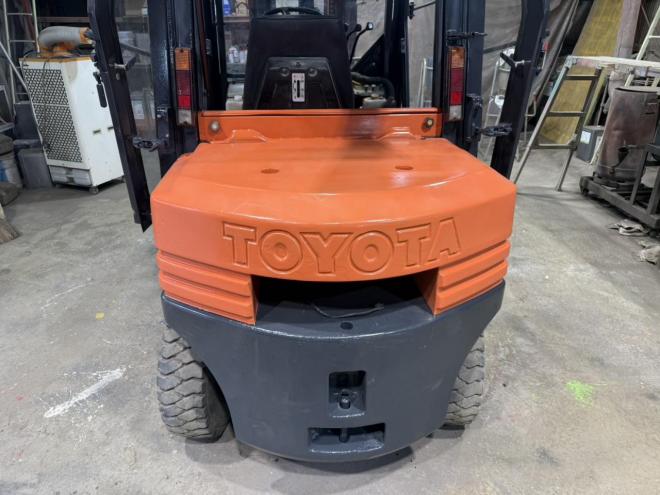 フォークリフト全塗装済！トヨタ 5FD30 3トンフルフリー3段マスト サイドシフト ディーゼル 