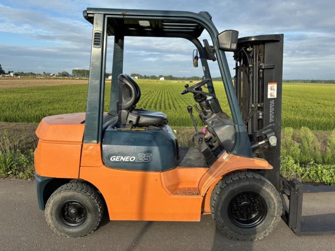 フォークリフトトヨタ 7FD25 2.5トン ディーゼル フルフリー3段マスト サイドシフト