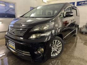 ヴェルファイア　３．５Ｚ　ゴールデンアイズⅡ　本州仕入　禁煙車　リアエンターテイメント　プレミアムサウンド　純正リアフリップダウンモニター　全方位カメラ　純正ブラックハーフレザーシート　純正１８インチＡＷ　両側パワースライドドア　パワーバックドア 4WD 3500 5Dr