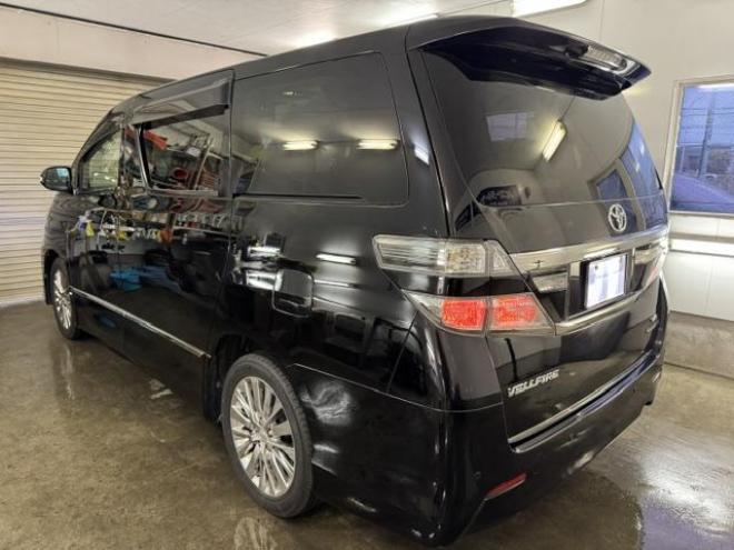 ヴェルファイア３．５Ｚ　ゴールデンアイズⅡ　本州仕入　禁煙車　リアエンターテイメント　プレミアムサウンド　純正リアフリップダウンモニター　全方位カメラ　純正ブラックハーフレザーシート　純正１８インチＡＷ　両側パワースライドドア　パワーバックドア 4WD 3500 5Dr