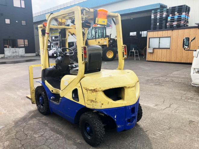 フォークリフトコマツ　中古　FD20T-17　建機