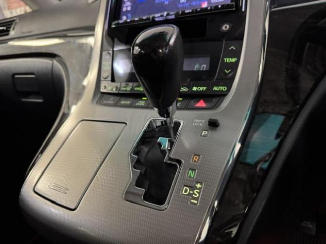 ヴェルファイア３．５Ｚ　Ｇエディション　本州仕入　寒冷地仕様　禁煙車　アルパインビッグＸナビ　アルパイン製リアフリップダウンモニター　純正１８インチＡＷ　社外１６ＡＷ＋スタッドレスタイヤ付　両側パワースライドドア　パワーバックドア　ＥＴＣ 4WD 3500 5Dr