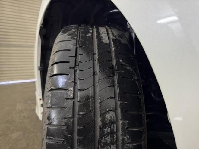 マークXジオ２４０エアリエル　本州仕入　禁煙車　ストラーダナビ　フルセグ地デジ　ＤＶＤ再生　バックカメラ　フロント＆リアスポイラー　社外１７インチＡＷ　社外１６ＡＷ＋スタッドレスタイヤ付　ＨＩＤヘッドライト　横滑り防止装置　ＥＴＣ 4WD 2400 5Dr