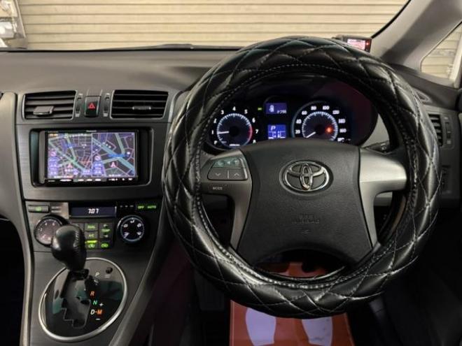 マークXジオ２４０エアリエル　本州仕入　禁煙車　ストラーダナビ　フルセグ地デジ　ＤＶＤ再生　バックカメラ　フロント＆リアスポイラー　社外１７インチＡＷ　社外１６ＡＷ＋スタッドレスタイヤ付　ＨＩＤヘッドライト　横滑り防止装置　ＥＴＣ 4WD 2400 5Dr