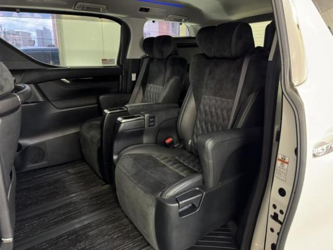 アルファード２．５Ｓ　Ｃパッケージ　本州仕入　寒冷地仕様　禁煙車　純正リアフリップダウンモニター　純正１８インチＡＷ　社外１６ＡＷ＋スタッドレスタイヤ付　両側パワースライドドア　パワーバックドア　純正エンジンスターター　前後ドラレコ 4WD 2500 5Dr