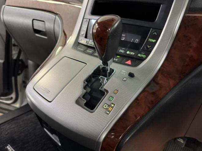 ヴェルファイア２．４Ｚ　プラチナセレクションⅡ　本州仕入　ワンオーナー　禁煙車　アルパイン製リアフリップダウンモニター　純正ナビ　フルセグ地デジ　ＤＶＤ再生　Ｂｌｕｅｔｏｏｔｈオーディオ　バックカメラ　両側パワースライドドア　パワーバックドア　ドライブレコーダー 4WD 2400 5Dr