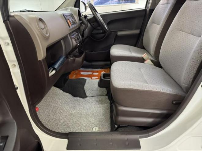 パッソ１．０Ｘ　禁煙車　寒冷地仕様　ベンチシート　エンジンスターター　社外１３インチＡＷ　社外１３ＡＷ＋スタッドレスタイヤ付　フロントガラス熱線　キーレスキー　純正ドアバイザー　タイミングチェーン車　電動格納ミラー 4WD 1000 5Dr