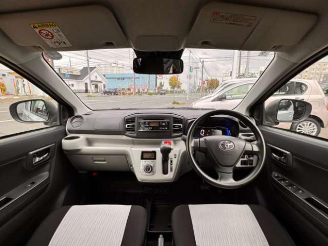 ピクシスエポックG SAIII 4WD　スマートキー・プッシュスタート・電動格納ミラー・純正オーディオ・CD・AUX・シートヒーター(両)・オートエアコン・オートハイビーム・コーナーセンサー・横滑り防止機能・アイドリングストップ・衝突軽減 660