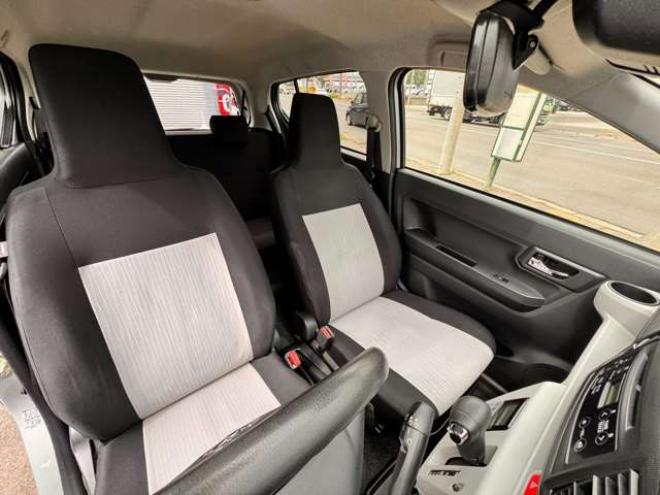 ピクシスエポックG SAIII 4WD　スマートキー・プッシュスタート・電動格納ミラー・純正オーディオ・CD・AUX・シートヒーター(両)・オートエアコン・オートハイビーム・コーナーセンサー・横滑り防止機能・アイドリングストップ・衝突軽減 660