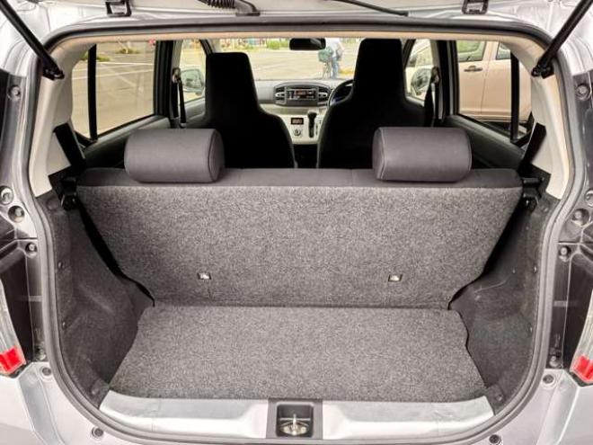 ピクシスエポックG SAIII 4WD　スマートキー・プッシュスタート・電動格納ミラー・純正オーディオ・CD・AUX・シートヒーター(両)・オートエアコン・オートハイビーム・コーナーセンサー・横滑り防止機能・アイドリングストップ・衝突軽減 660