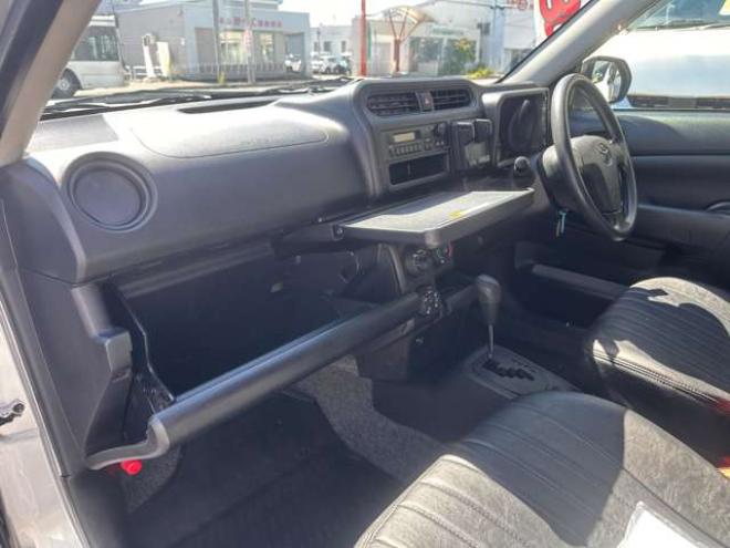 プロボックスバン1.5 GL 4WD　革調シートカバー ローダウン 電動格納ミラー 横滑り防止車線逸脱警報 プリクラッシュセーフティ　オートハイビーム USBポート2.1A TRDフロントリップスポイラー 1500